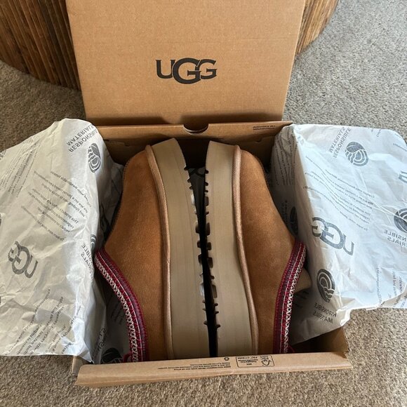 UGG Brown and Red Platform Shoes - Picture 6 of 10